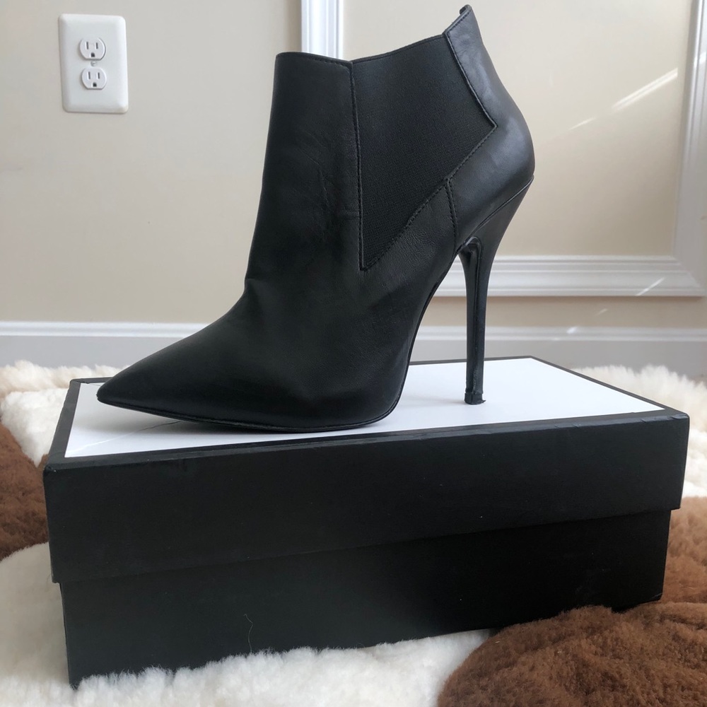 STEVE MADDEN **ANKLE** STILETTO**BOOTIES
